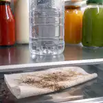 Il motivo segreto per pulire ogni bottiglia del negozio davanti al frigorifero il-motivo-segreto-per-pulire-ogni-bottiglia-del-negozio-davanti.png