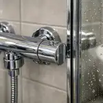Questo metodo segreto scioglie il calcare stantio in bagno senza bisogno di fare molto attrito questo-metodo-segreto-scioglie-il-calcare-stantio-in-bagno-senza.png